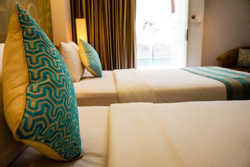 Holiday Inn Express Bali Sunset Road By Ihg Kuta  Exterior photo